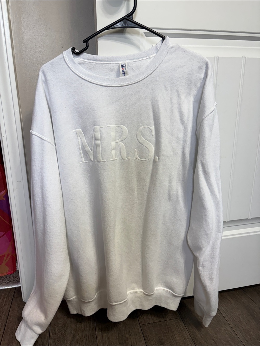 White 'MRS.' Embroidered Crewneck Sweatshirt